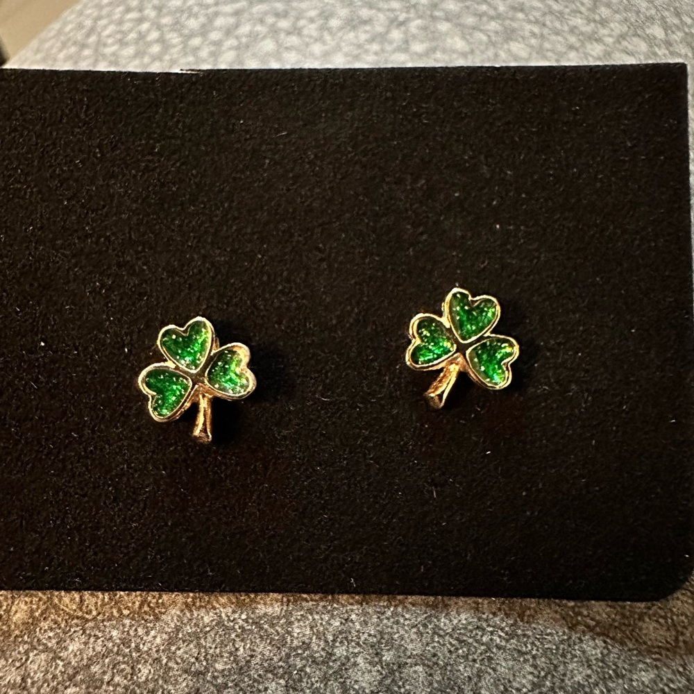 Fashion Jewelry Gold-Tone Green Clover Stud Earrings